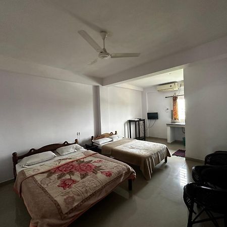 Dubai Hotel & Restaurant Kumarakom Ngoại thất bức ảnh