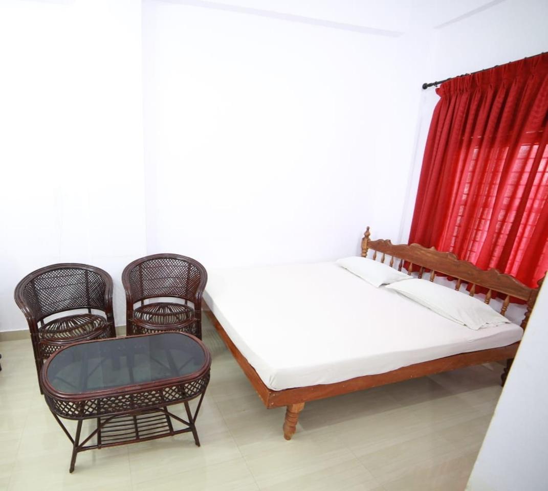 Dubai Hotel & Restaurant Kumarakom Ngoại thất bức ảnh