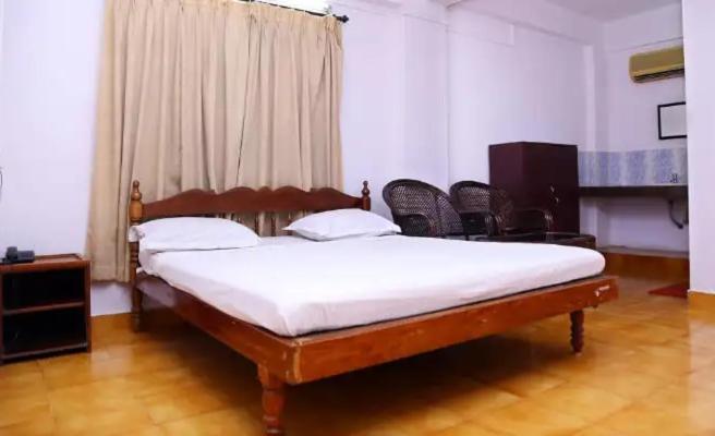 Dubai Hotel & Restaurant Kumarakom Ngoại thất bức ảnh